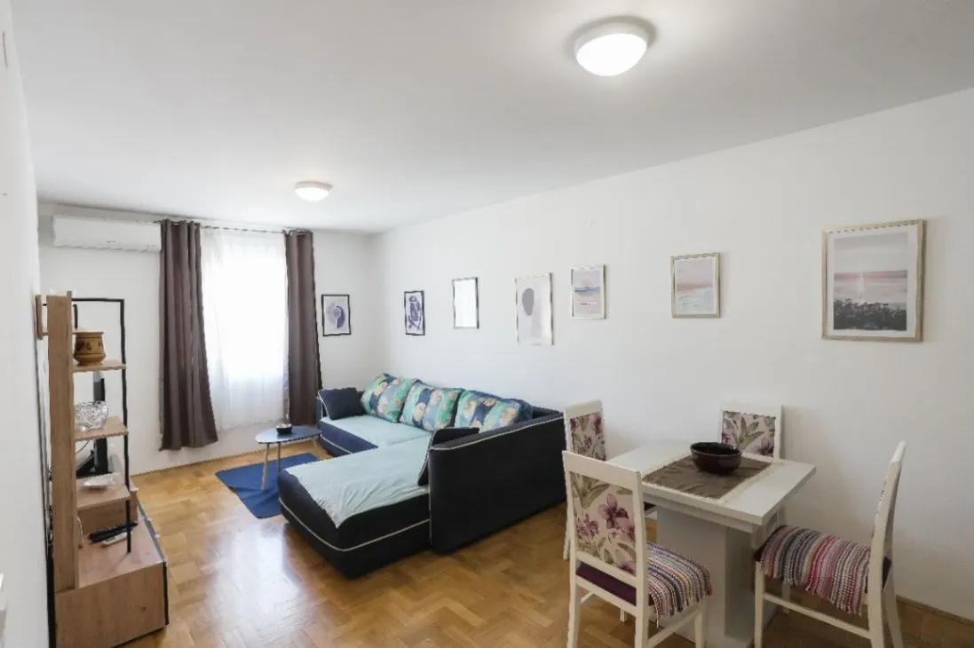 Rent, one bedroom apartment, 50m², Seljanovo, Tivat