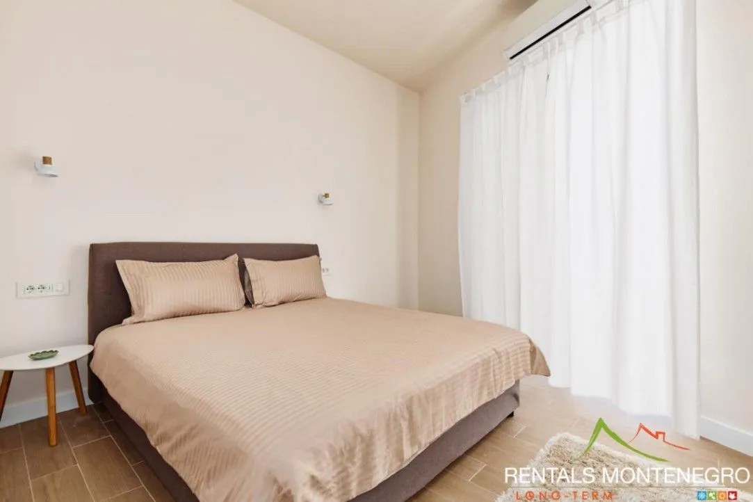 Rent, four bedroom apartment, 79m², Dumidran, Tivat