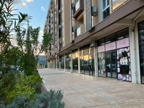 Prodaja, jednosoban stan, 46m², City Kvart, Podgorica - image 15