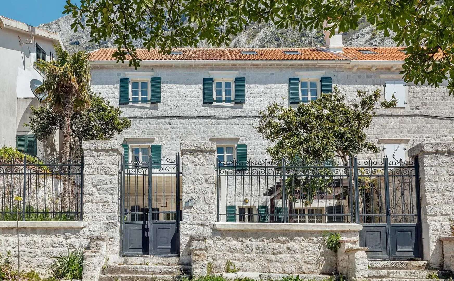 Prodaja, kuća, 490m², Dobrota, Kotor