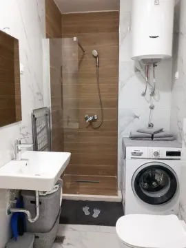 Izdavanje, dvosoban stan, 55m², Stara Varoš, Podgorica - image 2