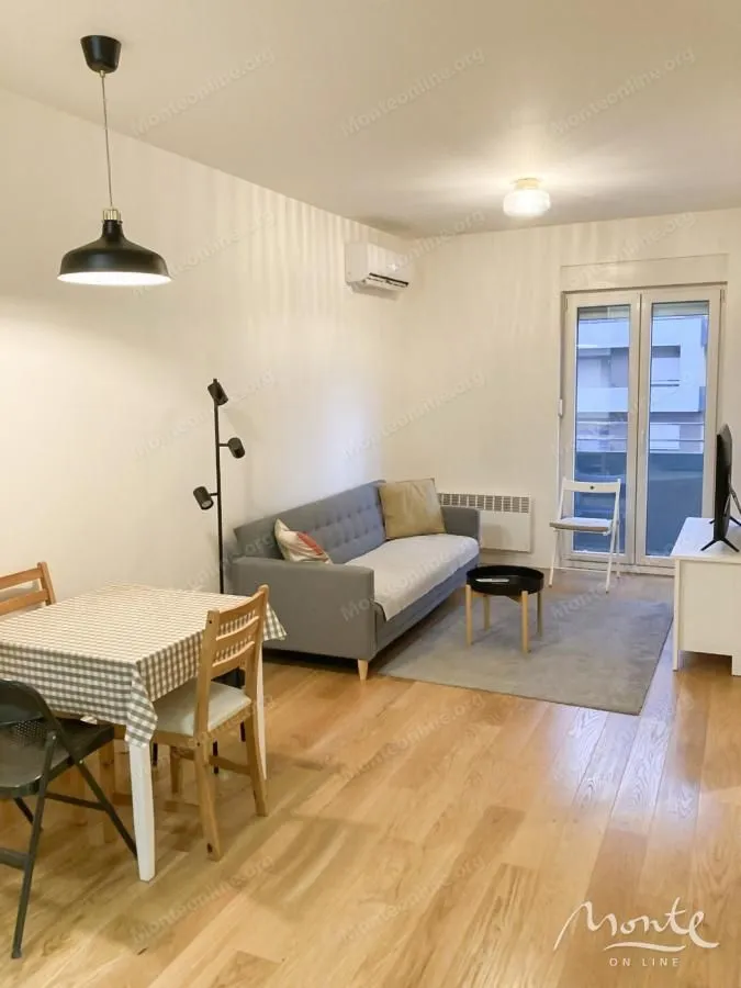 Prodaja, jednosoban stan, 40m², Central Point, Podgorica