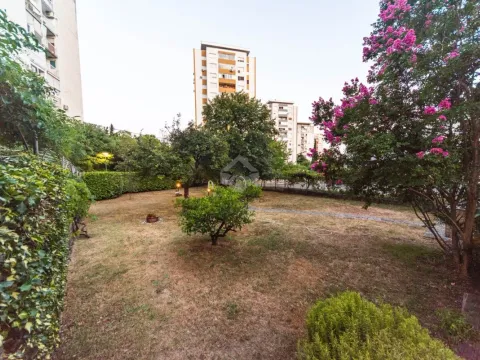 Izdavanje, trosoban stan, 145m², Preko Morače, Podgorica - image 17