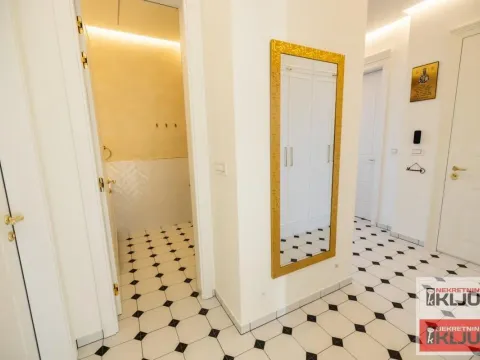 Rent, four bedroom apartment, 120m², Tatarsko brdo, Petrovaradin - image 17