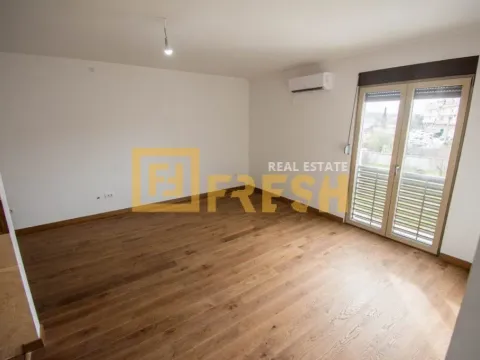 Rent, office space, 56m², City Kvart, Podgorica - image 12