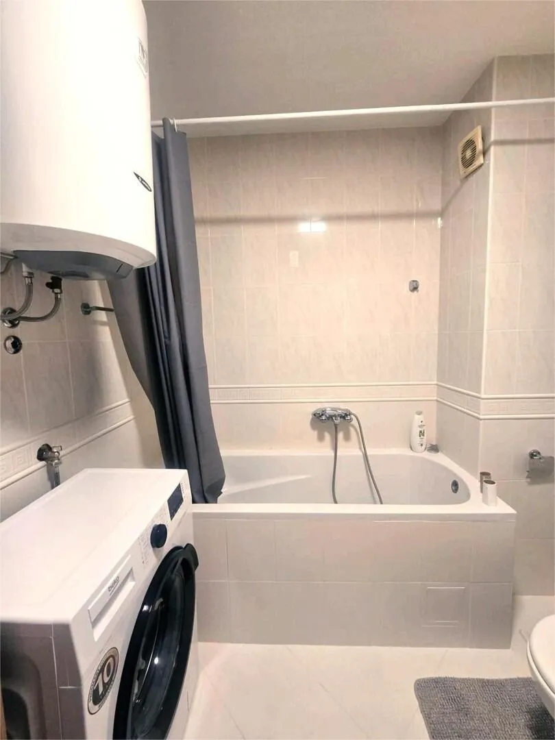 Prodaja, dvosoban stan, 97m², Dobrota, Kotor