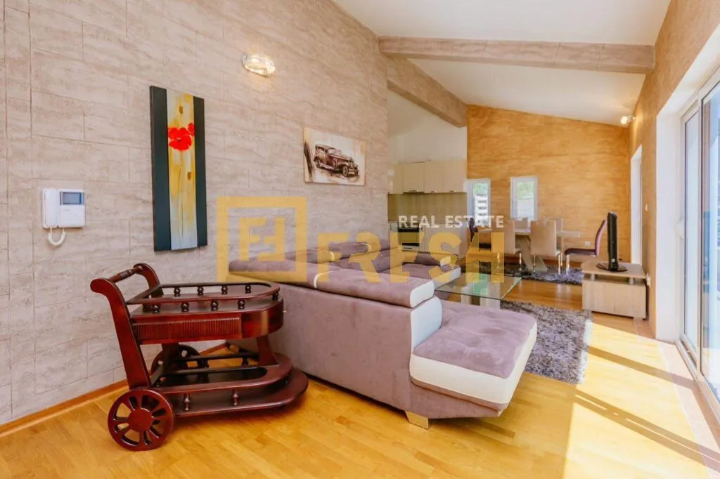 Sale, two bedroom apartment, 105m², Petrovac, Budva