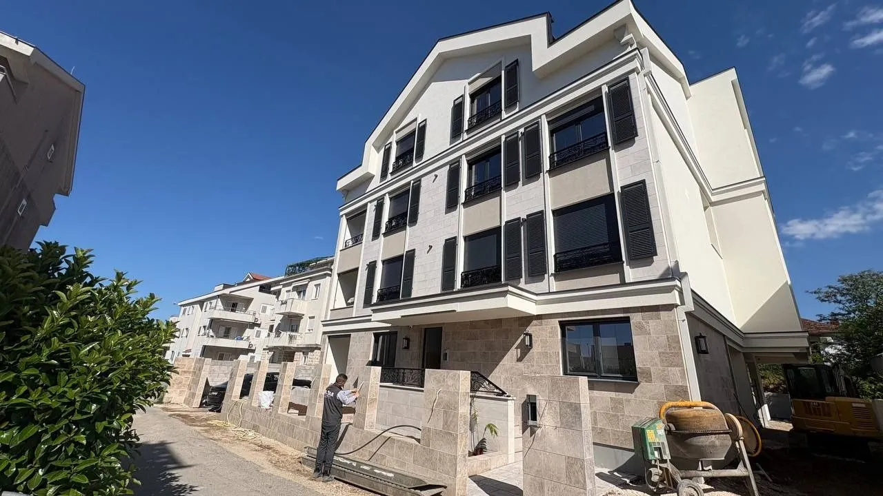 Prodaja, trosoban stan, 96m², Tivat, Crna Gora