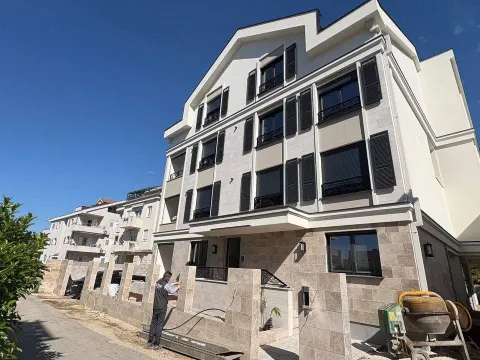 Prodaja, trosoban stan, 96m², Tivat, Crna Gora - image 2