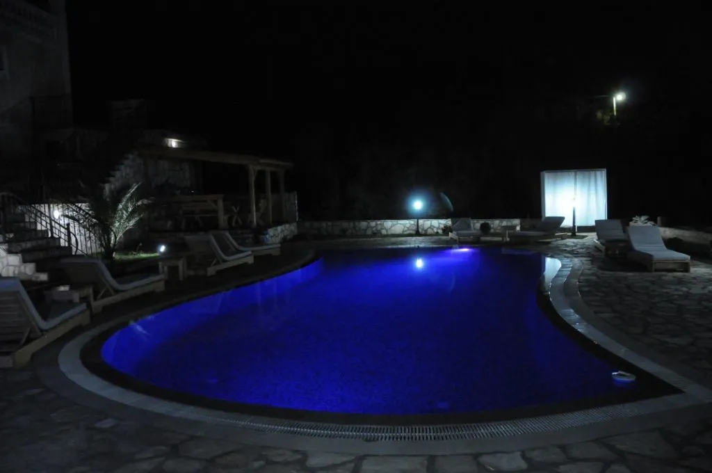 Sale, house, 1000m², Markovići, Budva