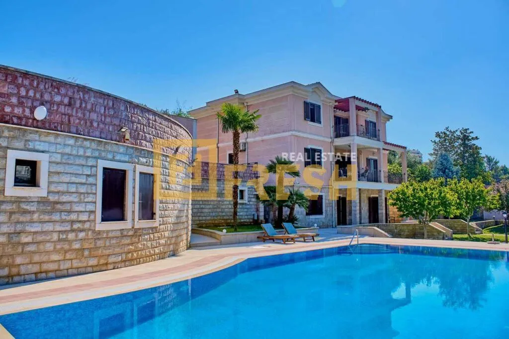 Sale, house, 300m², Zagorič, Podgorica
