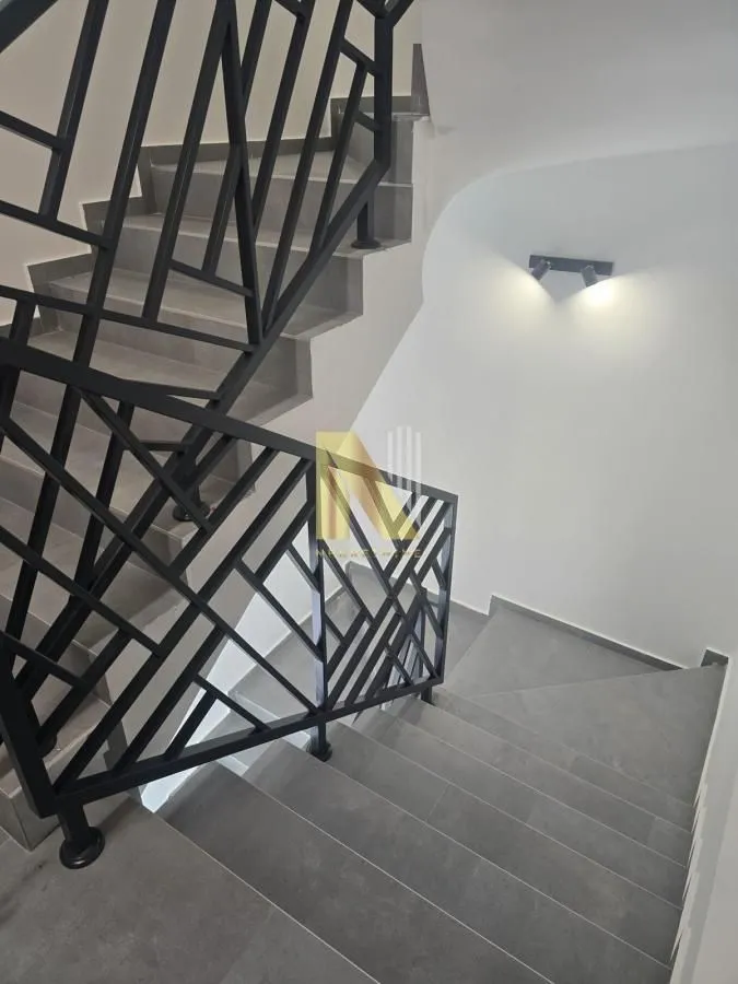Prodaja, trosoban stan, 70m², Vidovdansko naselje, Novi Sad Sve Podlokacije