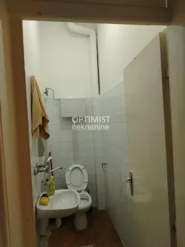 Izdavanje, poslovni prostor, 58m², Đeram Pijaca, Beograd - image 9