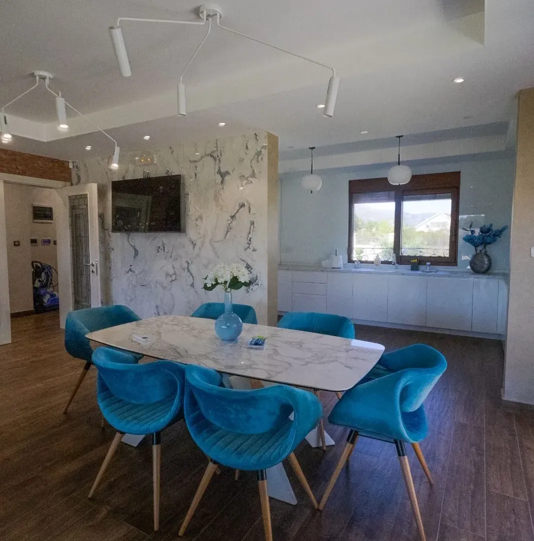 Izdavanje, kuća, 220m², Ćurilac, Danilovgrad