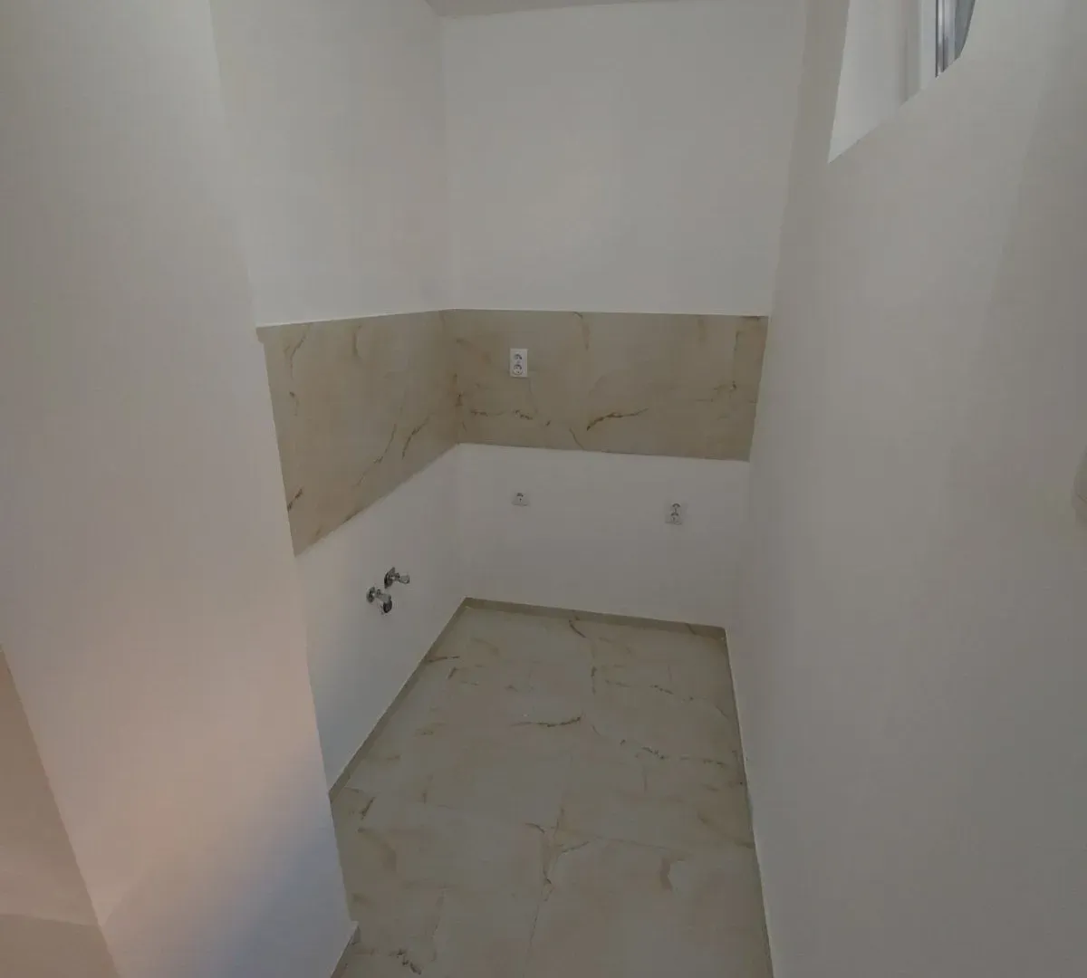 Prodaja, trosoban stan, 51m², Rotkvarija, Novi Sad Sve Podlokacije