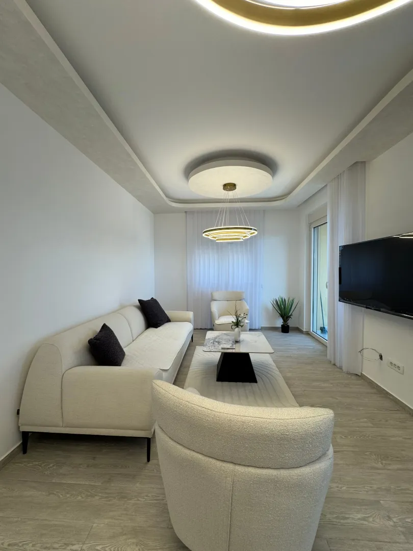 Rent, two bedroom apartment, 74m², Bečići, Budva