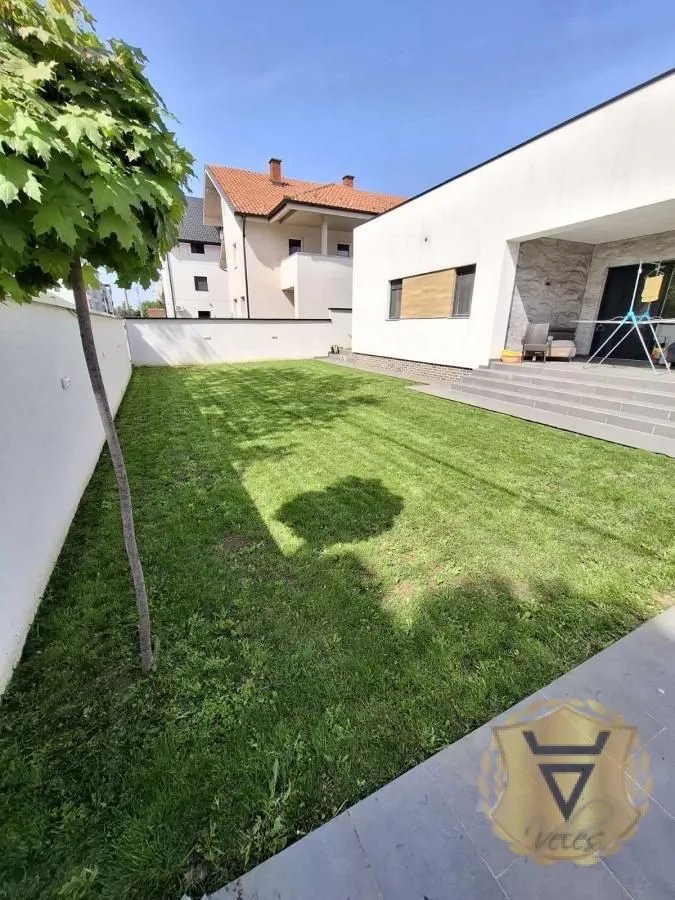 Rent, house, 200m², Ledine, Beograd