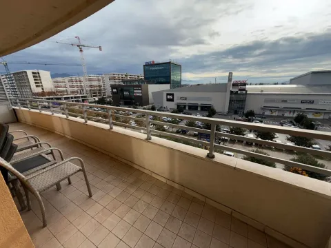 Izdavanje, dvosoban stan, 75m², City Kvart, Podgorica - image 4