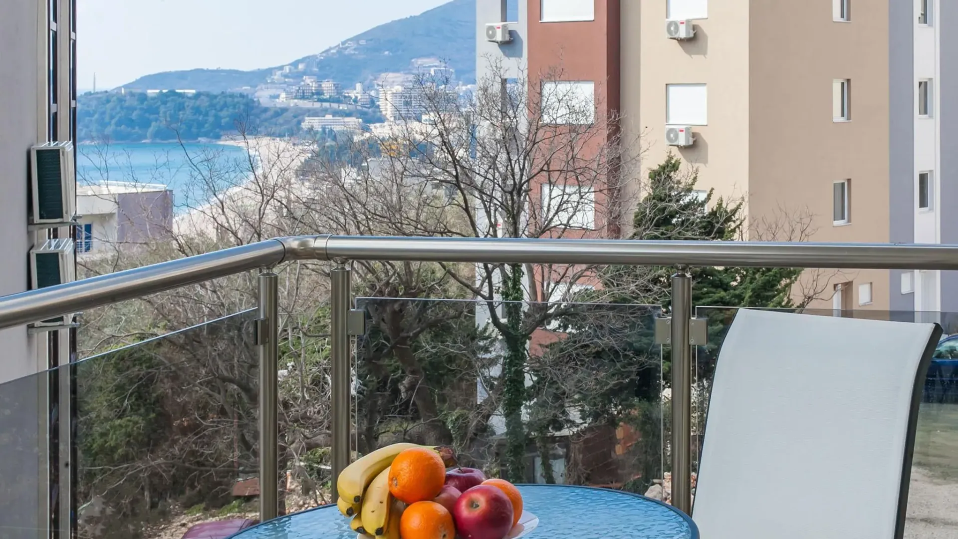 Rent, apartment, 63m², Bečići, Budva