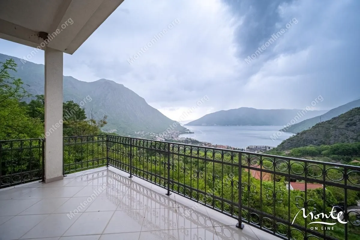 Prodaja, kuća, 103m², Risan, Kotor