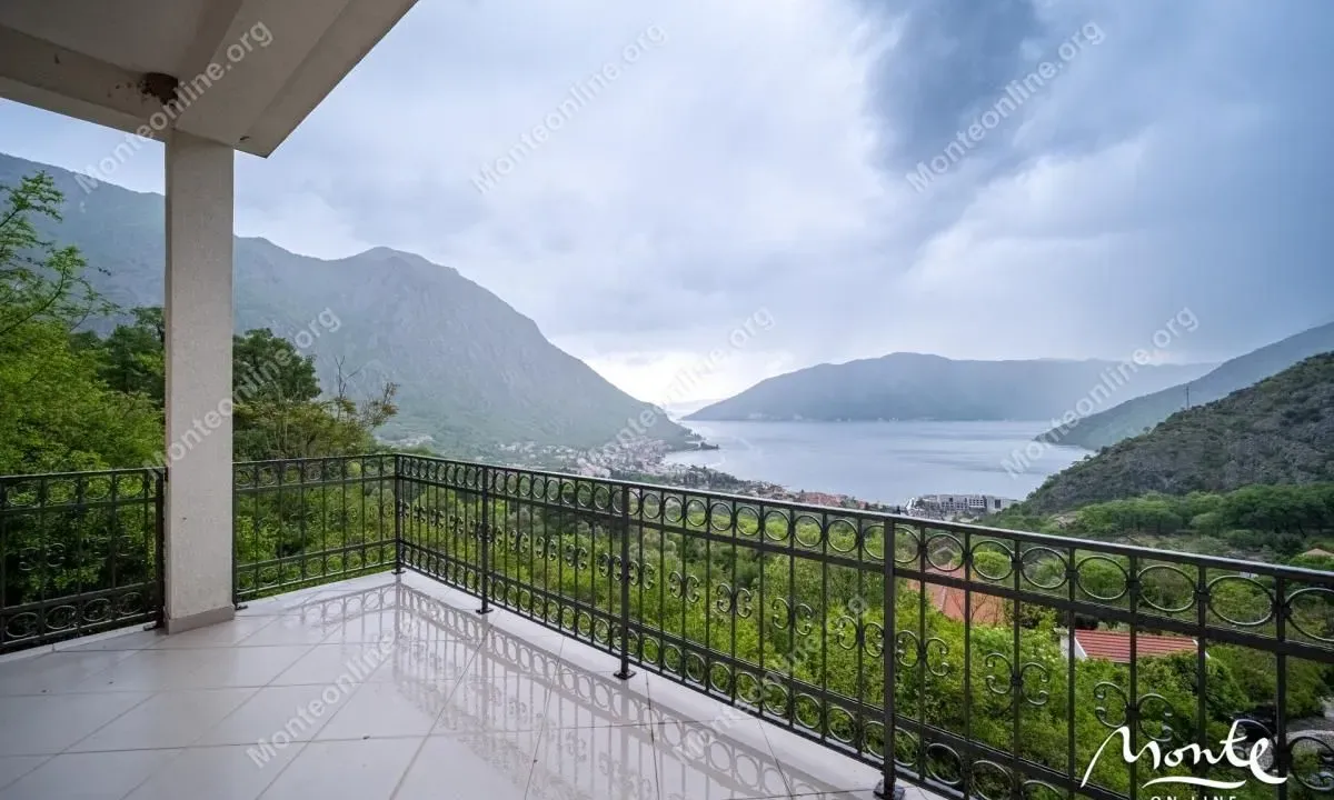 Prodaja, kuća, 103m², Risan, Kotor