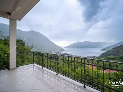 Prodaja, kuća, 103m², Risan, Kotor - image 1