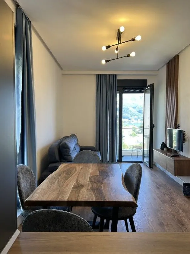 Rent, one bedroom apartment, 40m², Bečići, Budva