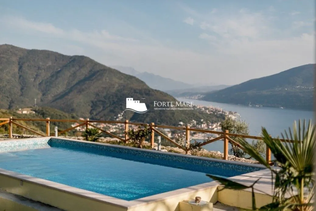 Prodaja, trosoban stan, 149m², Podi, Herceg Novi