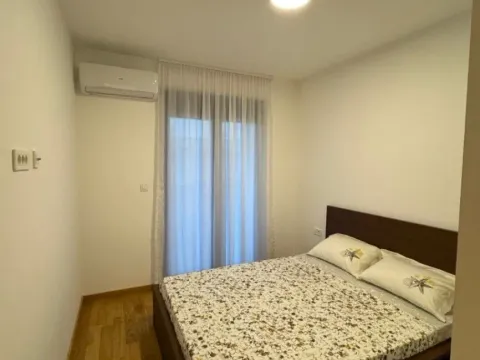 Izdavanje, dvosoban stan, 60m², City Kvart, Podgorica - image 8