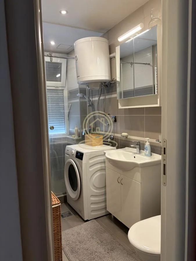 Izdavanje, jednosoban stan, 33m², Stari Grad, Beograd