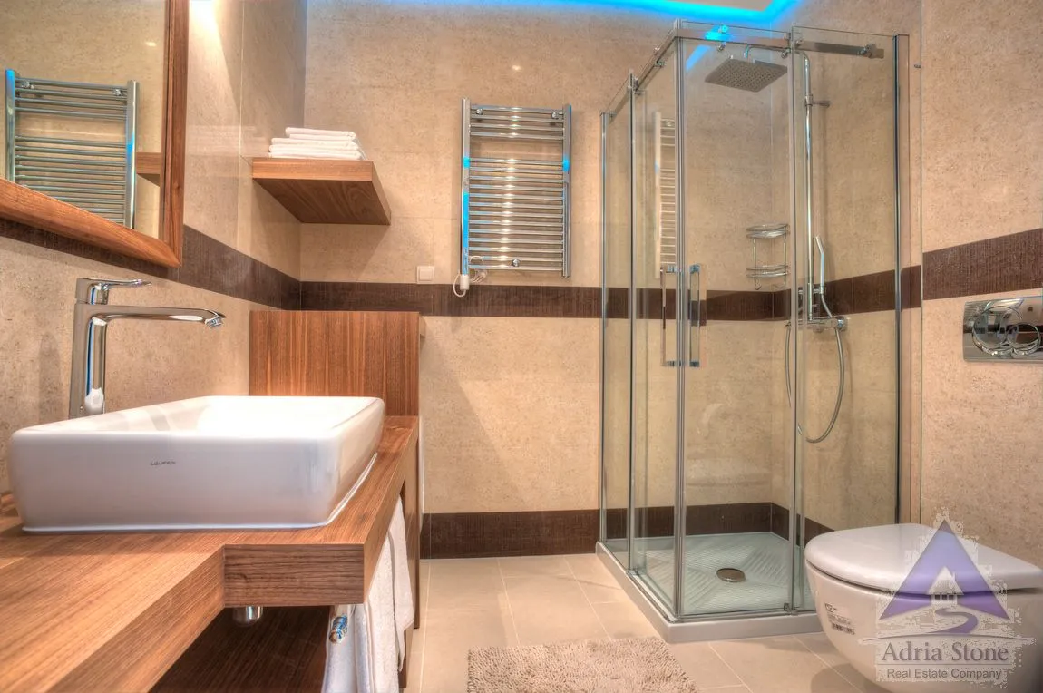 Sale, two bedroom apartment, 95m², Centar, Budva