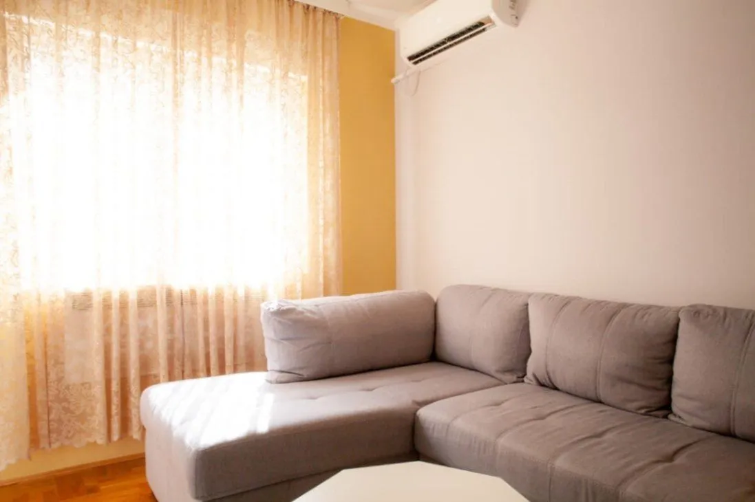 Izdavanje, dvosoban stan, 55m², Ljubović, Podgorica