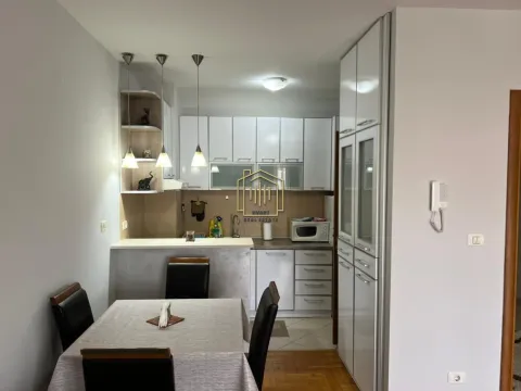 Izdavanje, jednosoban stan, 58m², Pobrežje, Podgorica - image 5