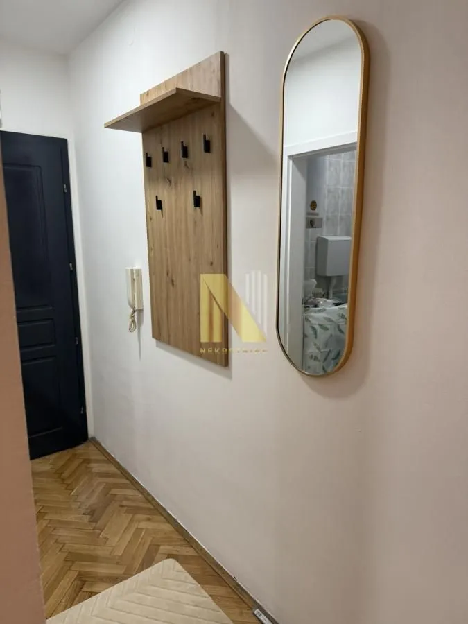 Izdavanje, garsonjera, 21m², Grbavica, Novi Sad Sve Podlokacije