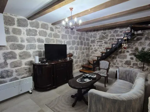 Prodaja, kuća, 58m², Muo, Kotor - image 10