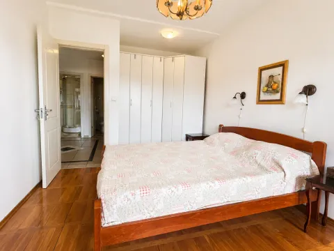 Izdavanje, jednosoban stan, 75m², Centar, Tivat - image 7