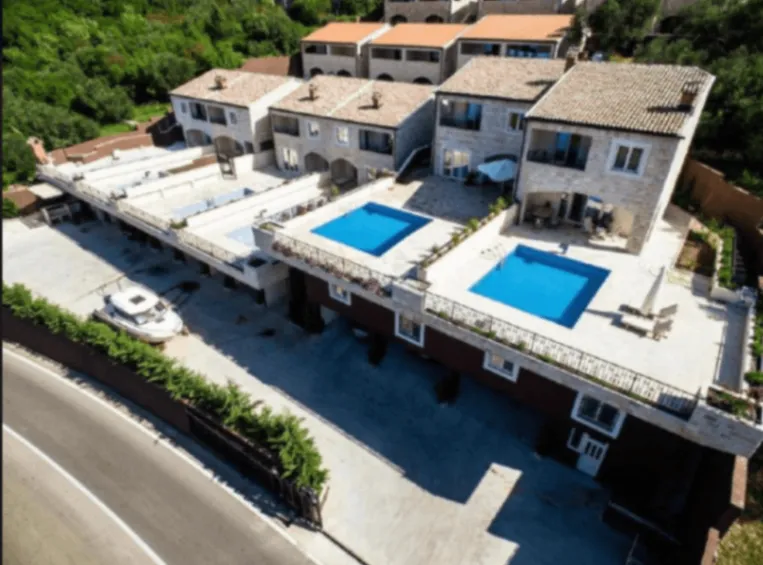 Izdavanje, kuća, 130m², Reževići, Budva
