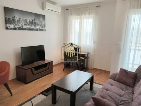 Izdavanje, jednosoban stan, 42m², City Kvart, Podgorica