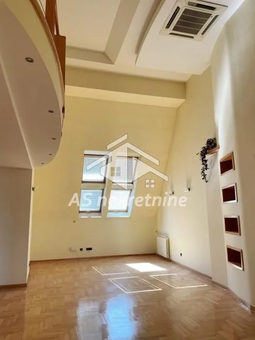 Izdavanje, stan, 207m², Kalenić Pijaca, Vračar Sve Podlokacije