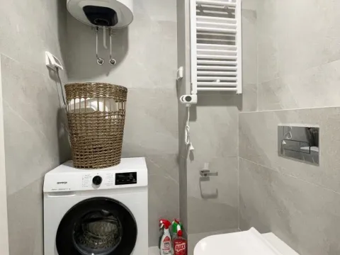 Izdavanje, jednosoban stan, 50m², Central Point, Podgorica - image 8