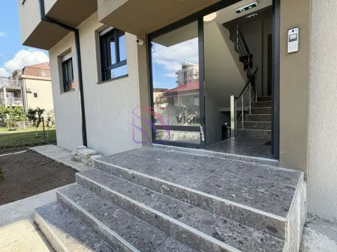 Rent, two bedroom apartment, 60m², Central Point, Podgorica - image 8