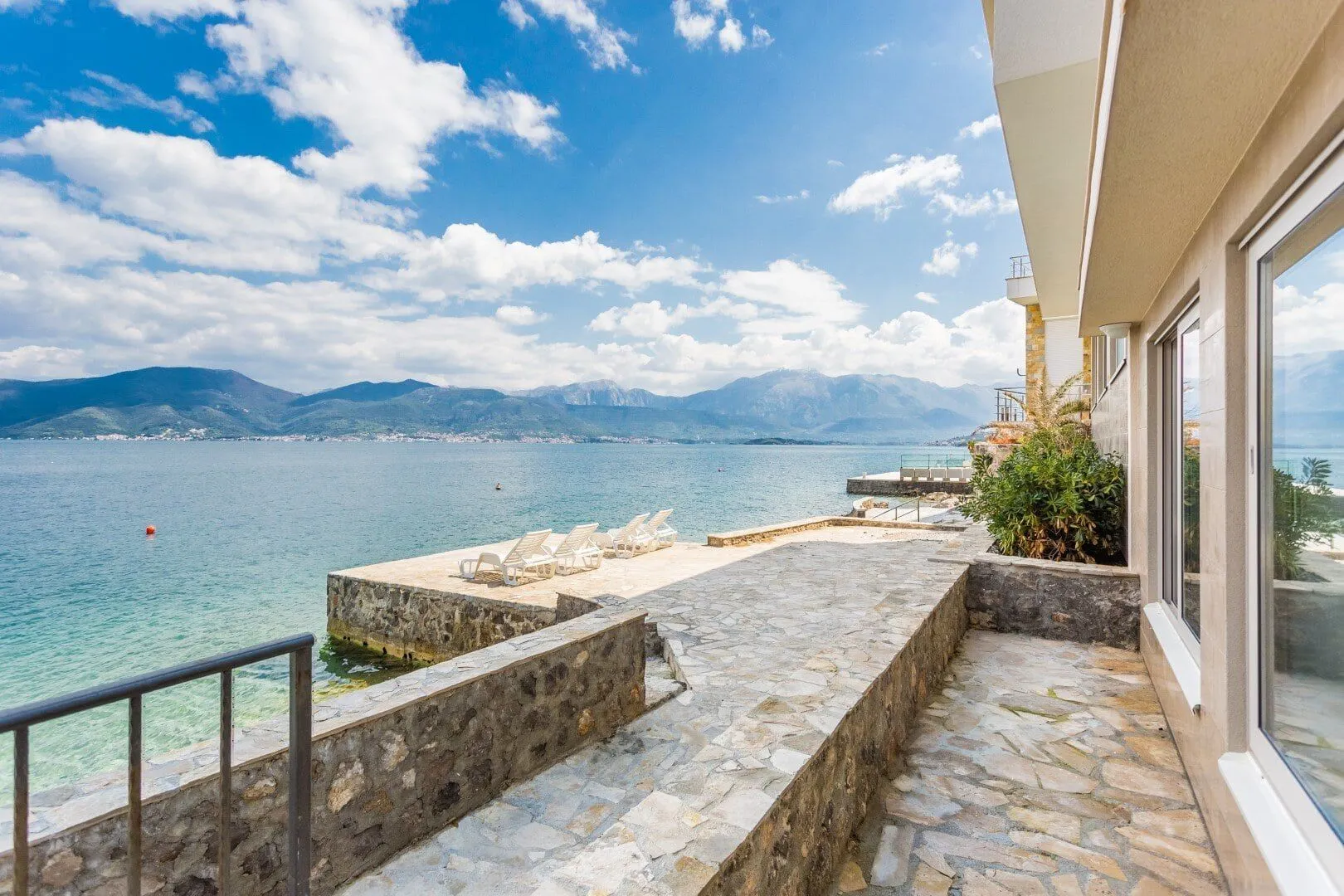 Prodaja, kuća, 240m², Bratešići, Kotor