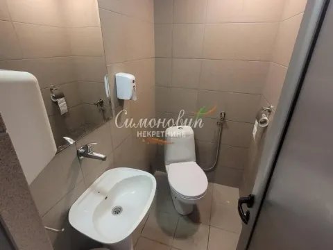 Izdavanje, poslovni prostor, 93m², Čukarica, Beograd - image 6