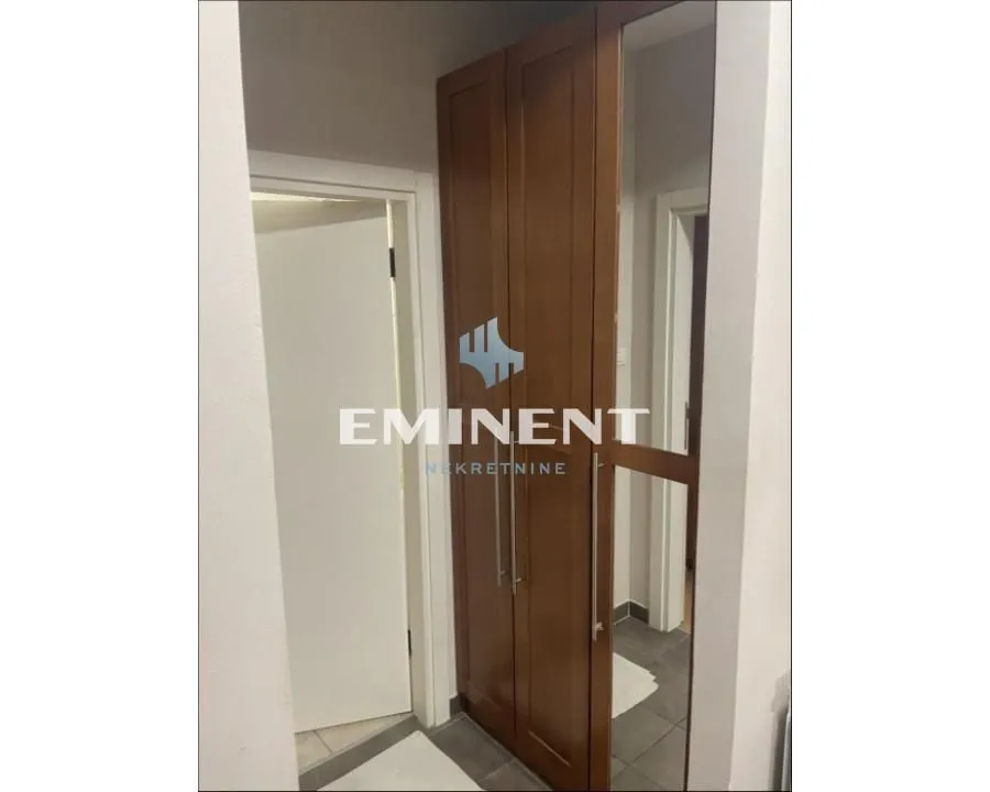Izdavanje, dvosoban stan, 50m², Vračar Sve Podlokacije, Beograd