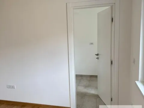 Rent, two bedroom apartment, 40m², Ledine, Beograd - image 5