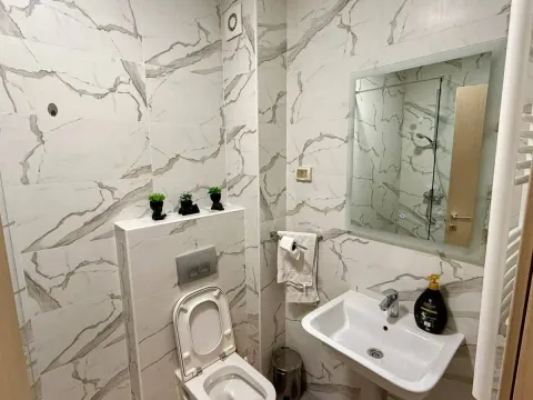 Izdavanje, jednosoban stan, 50m², City Kvart, Podgorica - image 9