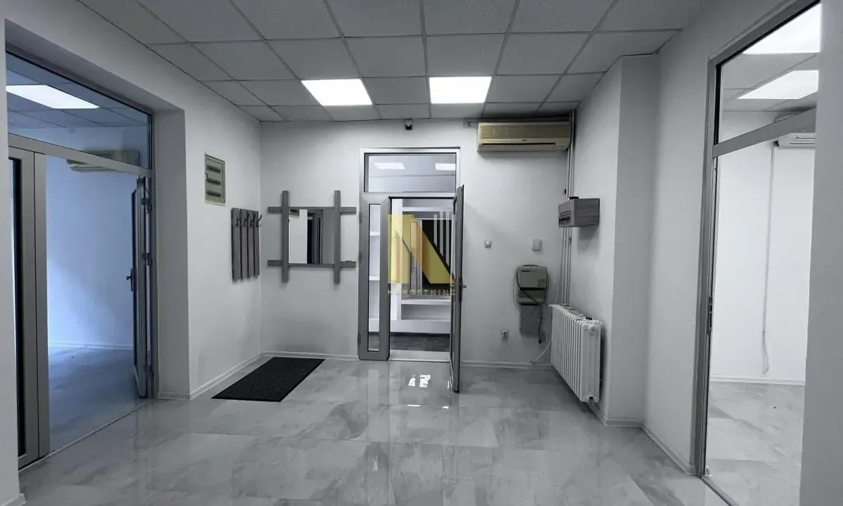 Rent, office space, 160m², Centar, Novi Sad