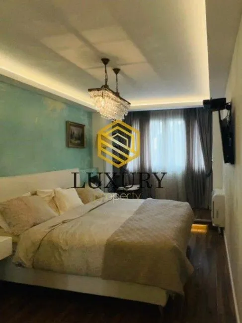 Prodaja, trosoban stan, 122m², Centar, Podgorica