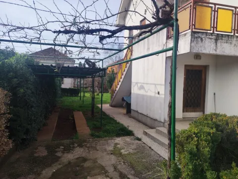 Izdavanje, kuća, 200m², Zagorič, Podgorica - image 2