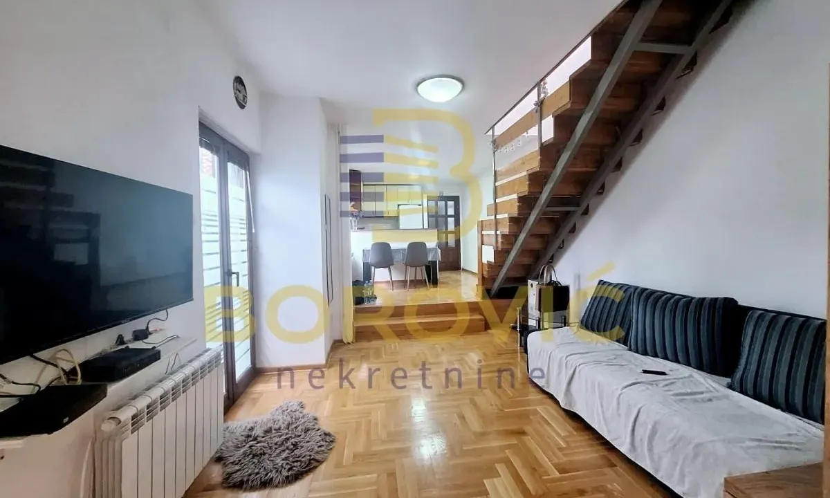 Prodaja, kuća, 108m², Uciteljsko Naselje, Zvezdara Sve Podlokacije